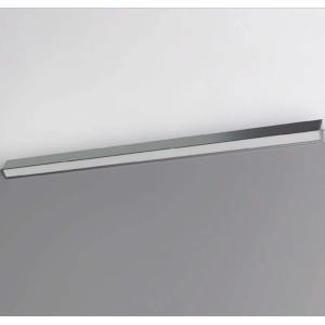 Moderna lampada da bagno t.b.t. in look cromato per un'illuminazione elegante del bagno.