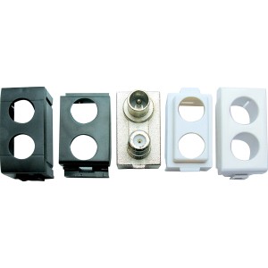 Vari accessori video t.b.t. in nero, argento e bianco.