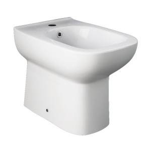 Bidet t.b.t. in ceramica bianca, vista frontale.