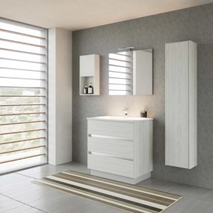 Set bagno moderno con mobile lavabo, specchiera e colonna in effetto legno.