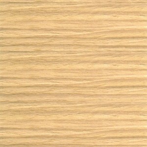 Legno chiaro con venature sottili, adatto per l'impregnazione del legno.