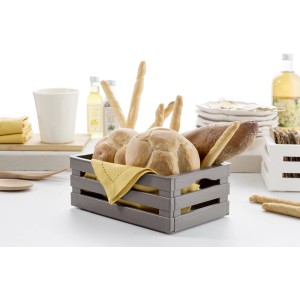 Contenitore/cesto t.b.t. grigio con pane e panno giallo. Cesto portapane versatile per decorare la tavola.