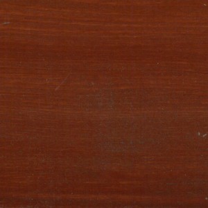 Impregnante per legno effetto mogano per esterni.