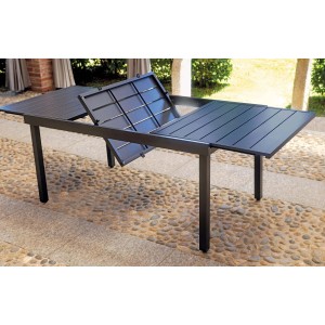 Tavolo da giardino allungabile antracite t.b.t. con struttura a lamelle.
