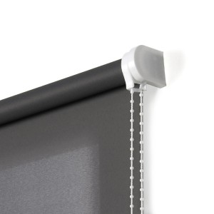 Tenda a rullo grigia t.b.t. con catenella bianca.