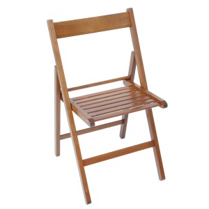 Sedia pieghevole color legno per il giardino.