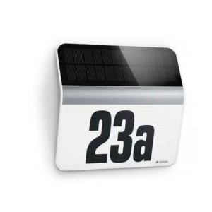 Lampada LED per numero civico Steinel XSolar LH-N in acciaio inox con pannello solare e numero civico 23a.