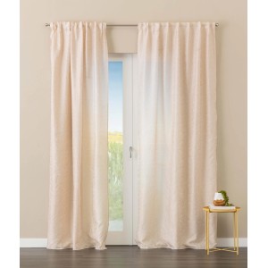 Tende in tessuto t.b.t. beige davanti a una finestra, categoria Tende in tessuto.