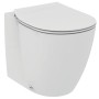 WC sospeso bianco (t.b.t.) per pulizia senza brida in bagno moderno.