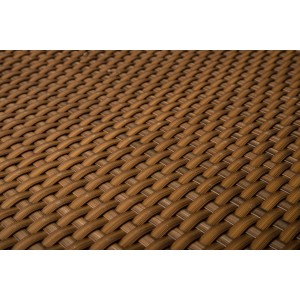 Dettaglio della struttura intrecciata marrone di un'arella frangivista.