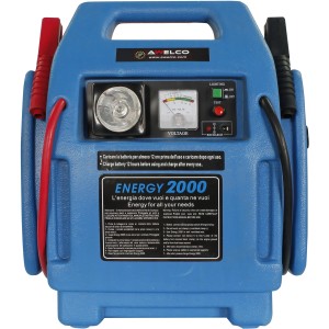 Avviatore di emergenza/caricabatterie blu per auto con cavi, lampada e voltmetro.