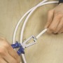 Pinza spelafili LUX Classic 160 mm che rimuove l'isolamento da un cavo.
