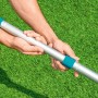 Asta telescopica in alluminio Bestway per piscina, 360 cm, con impugnature blu.