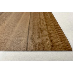 Primo piano di un pavimento vinilico effetto legno. Dettaglio del rivestimento.