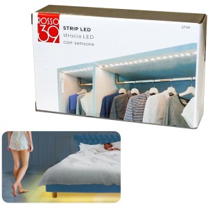 Confezione di strisce LED t.b.t. con esempi di applicazione in armadio e sotto il letto.