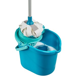 Testa di ricambio Leifheit Power Mop 3 in 1 in secchio con acqua e schiuma.