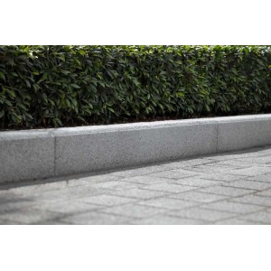 Cordolo smussato per pavimenti in calcestruzzo 100x20x6 cm quarzo grigio