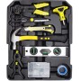 Set di attrezzi t.b.t. con martello, livella, cacciavite e altri accessori.