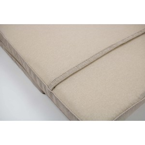 Cuscino da esterno t.b.t. beige, dettaglio della superficie del tessuto e della cucitura.