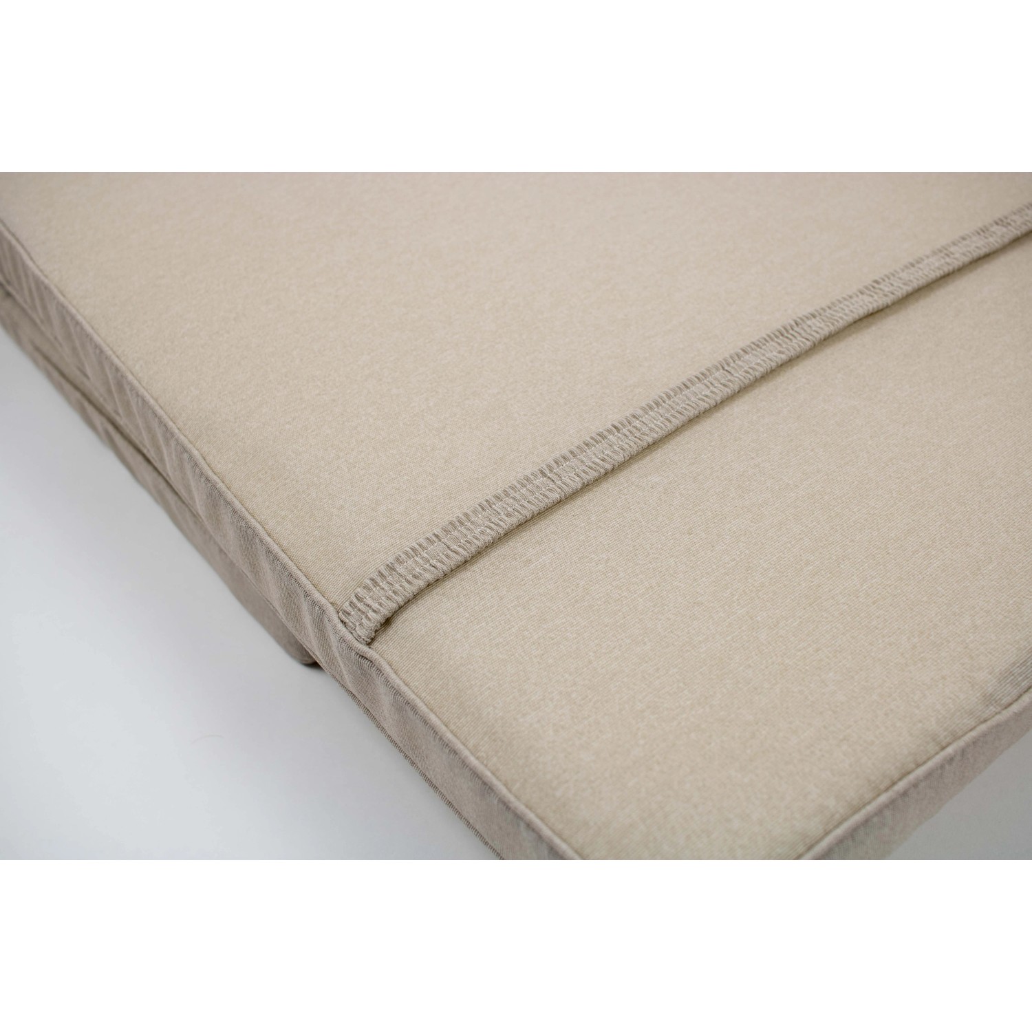 Cuscino da esterno t.b.t. beige, dettaglio della superficie del tessuto e della cucitura.