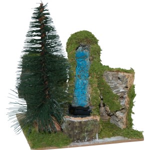 Dettaglio presepe con albero e cascata. Scena decorativa per il Natale.