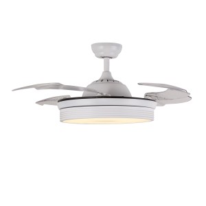 Ventilatore da soffitto bianco con luce e pale a scomparsa.