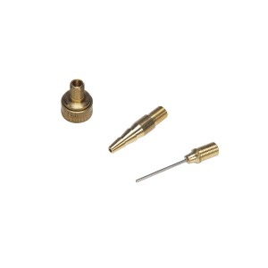 Set di adattatori in ottone per compressori, composto da tre diversi accessori.