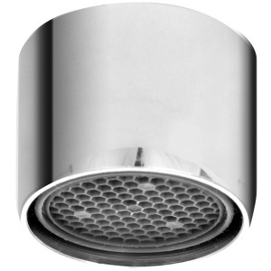 Primo piano di un inserto rompigetto cromato per rubinetto.