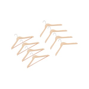Confezione da 8 appendiabiti in legno chiaro, alcuni con barra, per pantaloni e top.