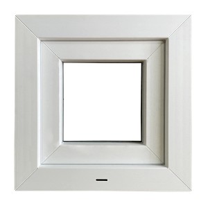 Profilo finestra in PVC bianco, quadrato.