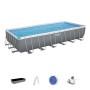Piscina fuori terra rettangolare con telaio in acciaio, scaletta, pompa filtro e copertura.