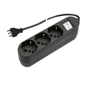 Multipresa nera t.b.t. con tre prese e interruttore.