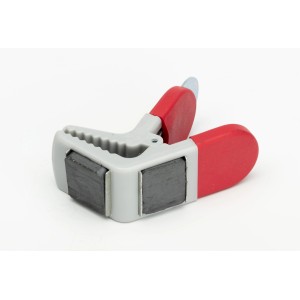 Morsetto magnetico grigio-rosso per lavori di pittura, vista dettagliata.