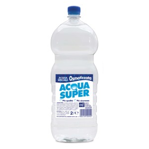 Bottiglia d'acqua "Acqua Super" da 2 litri per pulizia.