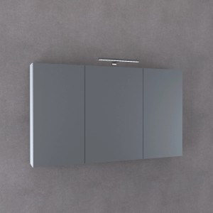 Mobile specchio grigio con tre ante e illuminazione.