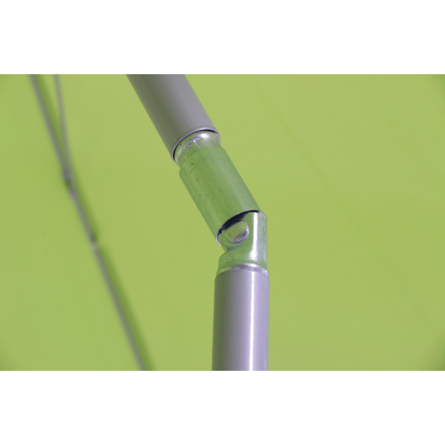 Dettaglio: Giunto inclinabile dell'ombrellone da balcone CMI verde chiaro, Ø 200 cm.