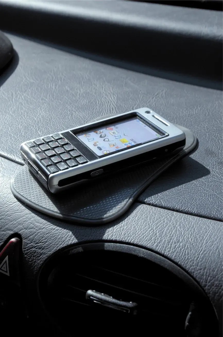 Tappetino Antiscivolo Per Cruscotto Auto - 16.8x11.5cm | In Silicone Per Telefono, Occhiali, Chiavi | Nero - Foto 7