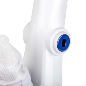 Dettaglio: Pulitore per piscina Gre Pool & Spa Vac bianco cordless con pulsante blu.