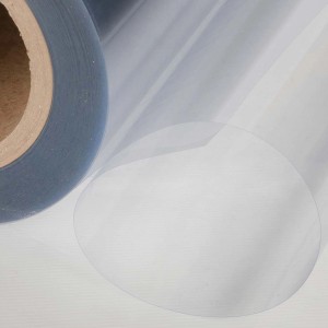 Rotolo di pellicola plastica trasparente t.b.t., ideale per copertura e protezione.
