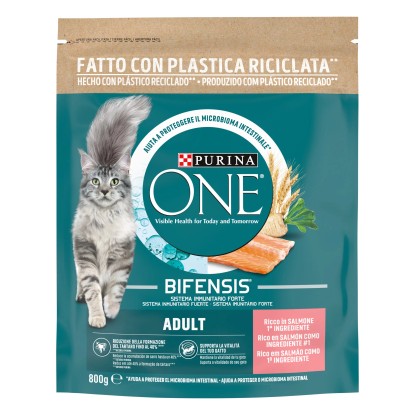 Crocchette per gatti adulti con salmone Purina ONE 800 g
