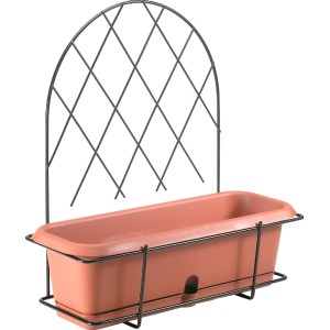 Fioriera da balcone con traliccio, fioriera color terracotta in supporto metallico.