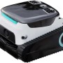 Robot per piscina t.b.t. con cingoli in bianco e nero.