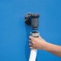 Pompa filtro Bestway Flowclear 5.678 l/h collegata a una piscina.