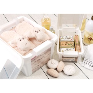 Box contenitore bianca Kis Bi Box M con contenuto. Soluzione pratica per lo stoccaggio.