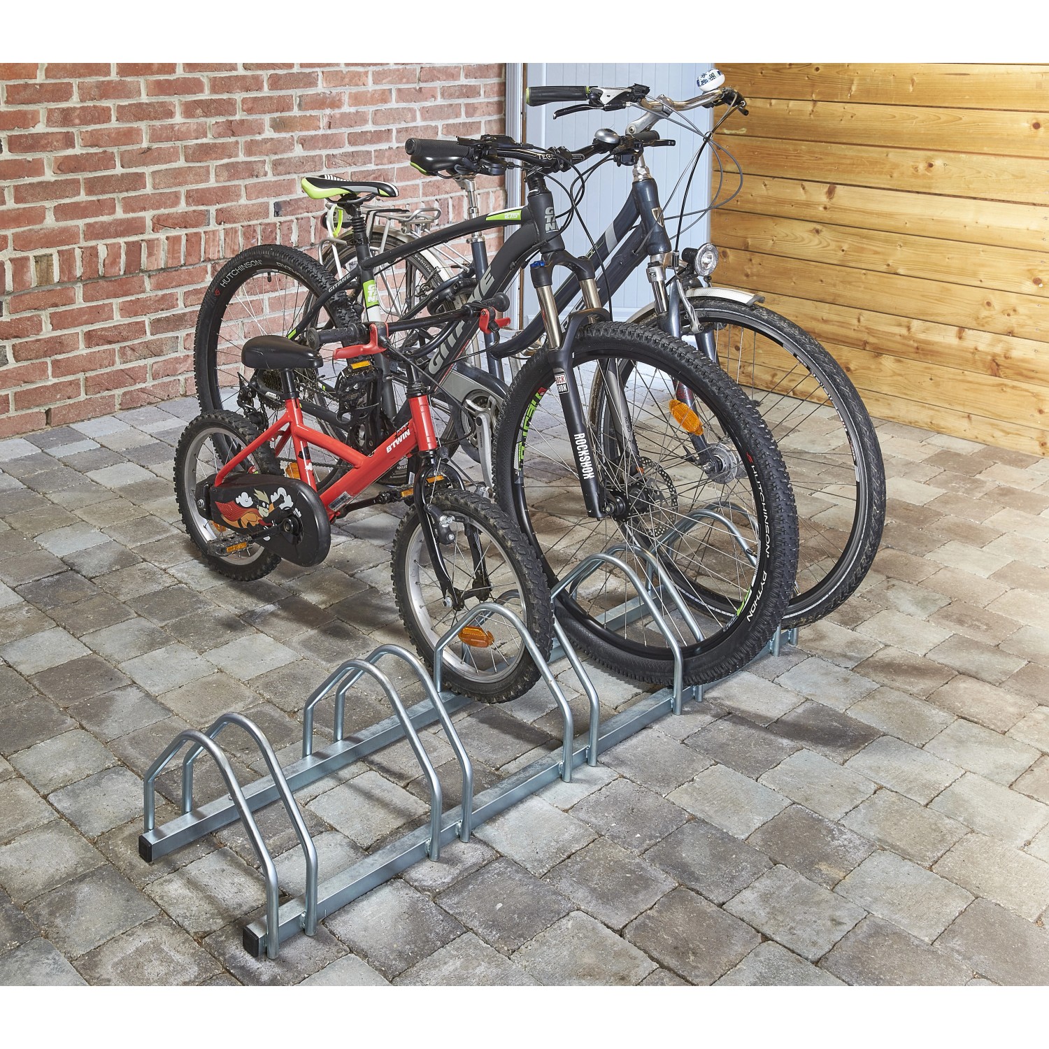 Portabici Mottez con 5 barre doppie, biciclette inserite