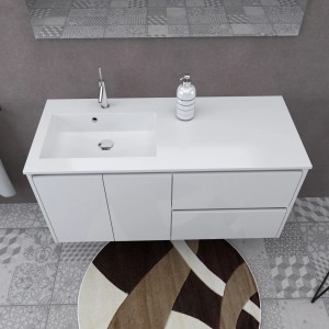 Mobile lavabo singolo t.b.t. bianco con rubinetto e dispenser sapone in bagno moderno.