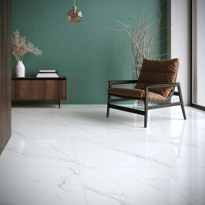 Piastrelle per pavimenti chiare effetto marmo in un soggiorno. Eleganti Piastrelle per design moderno.