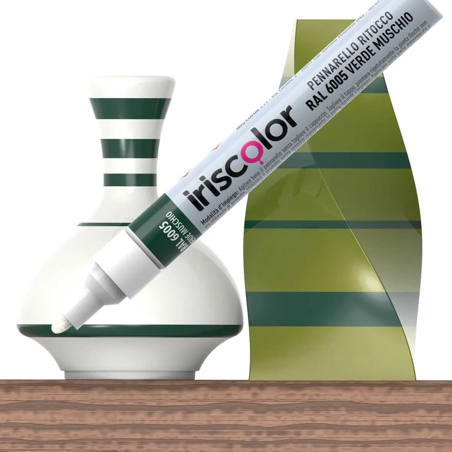 Pennarello ritocco Iriscolor RAL 6005 verde per riparazioni.