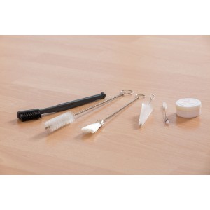 Kit di pulizia per pistole a spruzzo, composto da spazzole e accessori per la pulizia.