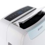 Condizionatore portatile t.b.t. bianco con display digitale e aletta aperta.